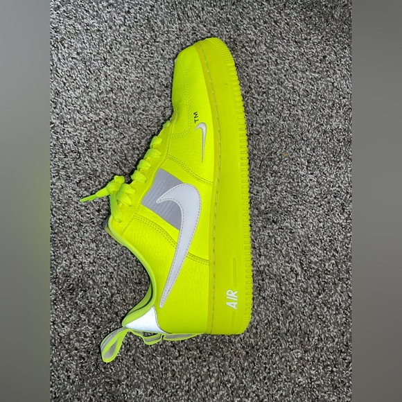 Neón yellow /green NikeAir ones - Picture 6 of 6